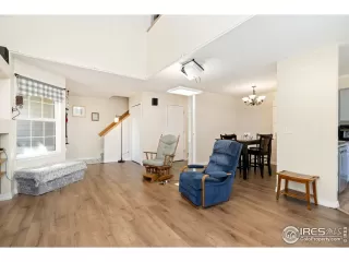 Photo #4: 1048416 Listing