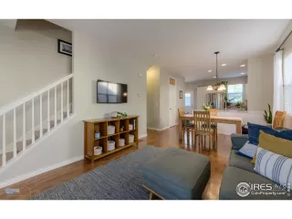 Photo #6: 1048436 Listing