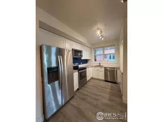 Photo #5: 1048448 Listing