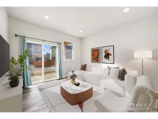 Photo #2: 1048473 Listing