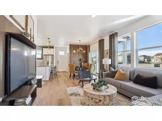 Photo #4: 1048518 Listing