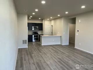 Photo #4: 1048590 Listing 