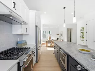 Photo #5: 1048604 Listing 