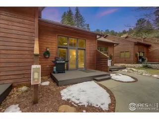 Photo #2: 1048617 Listing 