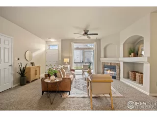 Photo #2: 1048627 Listing