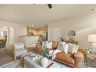 Photo #4: 1048627 Listing