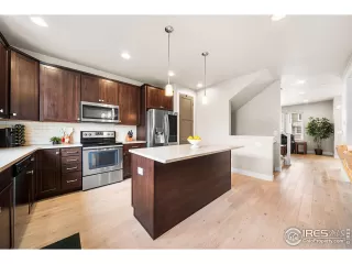 Photo #4: 1048679 Listing 