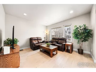 Photo #5: 1048679 Listing 