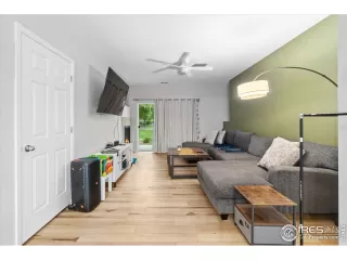 Photo #4: 1048748 Listing