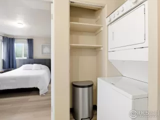 Photo #5: 1048810 Listing 