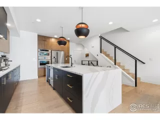 Photo #5: 1048953 Listing 