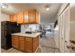 Photo #6: 1049000 Listing 