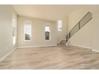 Photo #6: 1049198 Listing