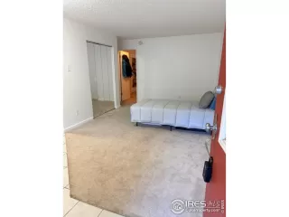 Photo #4: 1049299 Listing