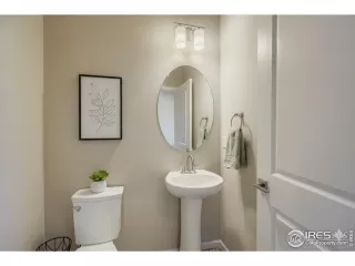 Photo #4: 1049356 Listing