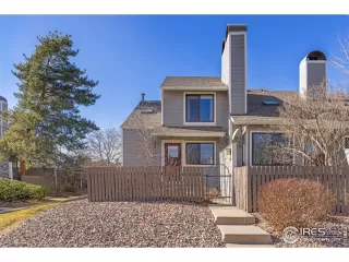 Photo #6: 1049357 Listing