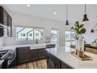 Photo #6: 1049375 Listing