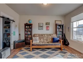 Photo #6: 1049519 Listing