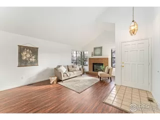 Photo #4: 1049588 Listing