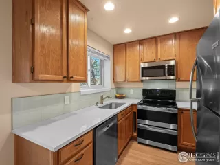 Photo #3: 1049799 Listing 