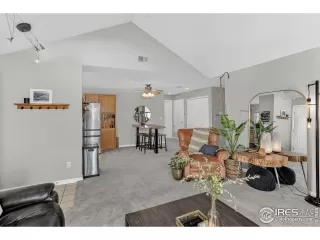 Photo #2: 1049803 Listing 