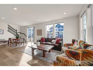 Photo #5: 1049817 Listing 