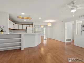 Photo #2: 1049922 Listing