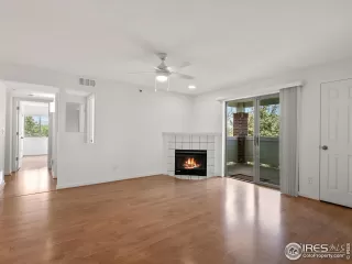 Photo #5: 1049922 Listing