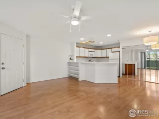 Photo #6: 1049922 Listing