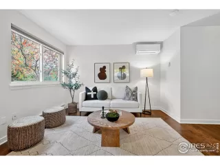 Photo #1: 1049927 Listing