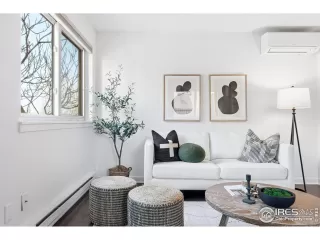 Photo #2: 1049927 Listing