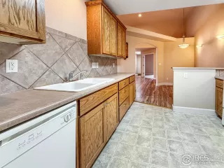 Photo #6: 1049942 Listing 