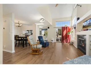 Photo #2: 1049947 Listing