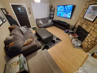 Photo #4: 1049948 Listing