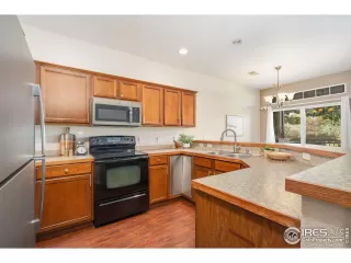 Photo #6: 1049951 Listing