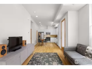 Photo #6: 1049963 Listing 