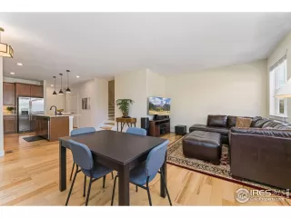 Photo #4: 1050005 Listing