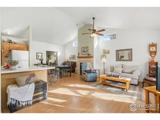 Photo #3: 1050009 Listing