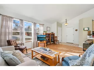 Photo #6: 1050009 Listing