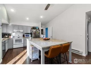 Photo #4: 1050010 Listing