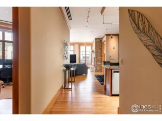 Photo #4: 1050021 Listing