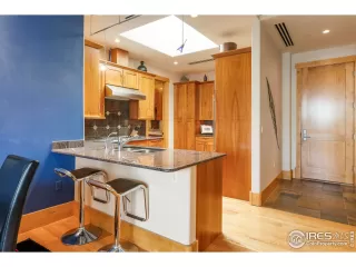 Photo #5: 1050021 Listing