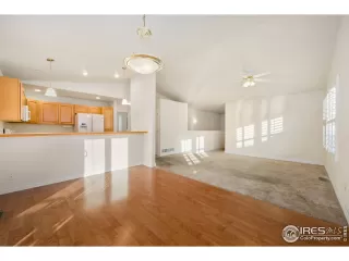 Photo #3: 1050023 Listing