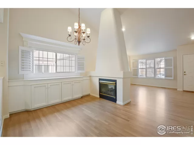 MLS: 1050140 Condo For Sale