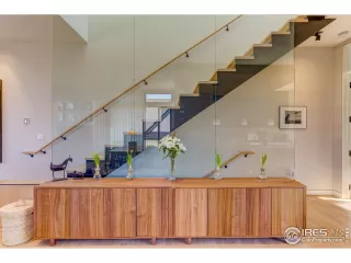 Photo #2: 1050229 Listing