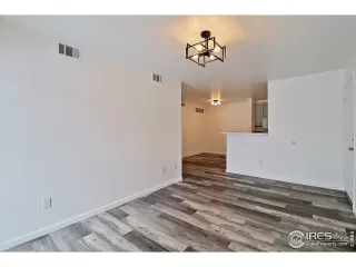 Photo #5: 1050236 Listing