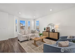 Photo #2: 1050342 Listing