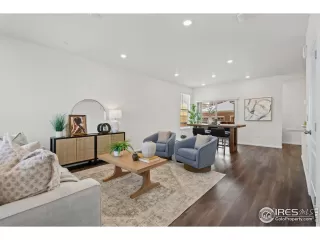 Photo #4: 1050342 Listing