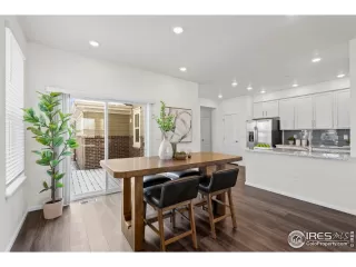 Photo #5: 1050342 Listing