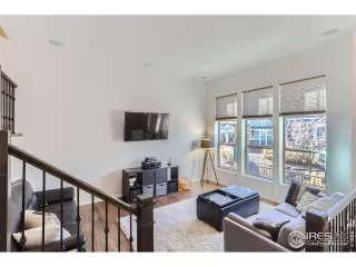 Photo #2: 1050413 Listing 